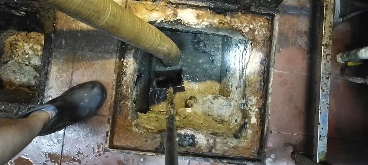 莺歌海镇化油池清理-污水池清掏