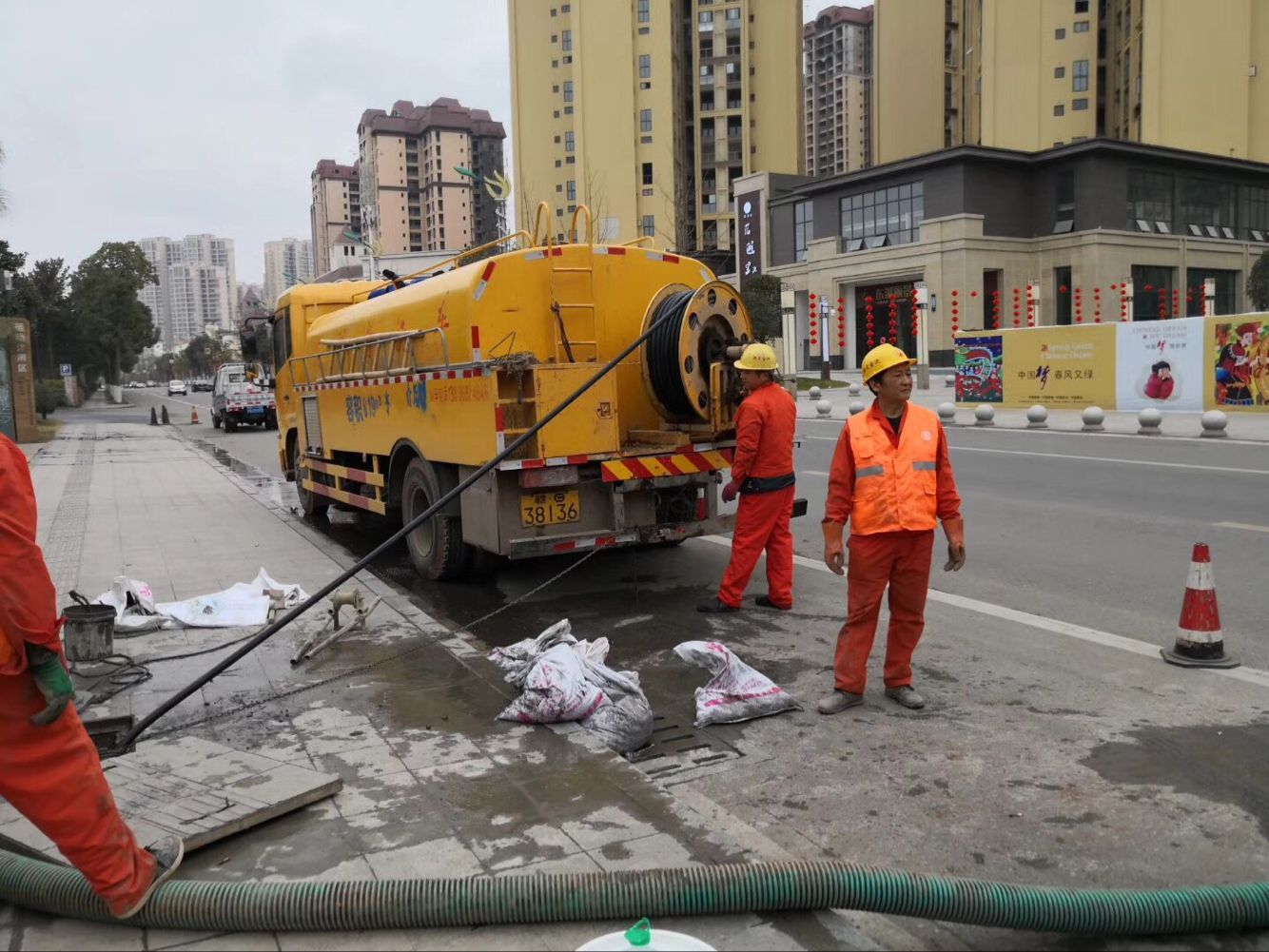 莺歌海镇排污管道清淤-管道清洗